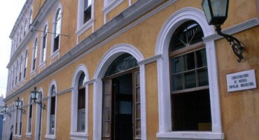 音乐学院. 图片来源: 多琳马克斯.