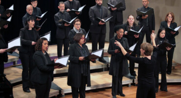 室内乐团合唱团演出在圣诞老人商务圣约瑟夫教堂. 照片: 多琳马克斯.