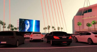 “ LoveCine驶入”, 在青少年体育馆的停车场, 在巴拉达蒂茹卡. 照片: 泄露.