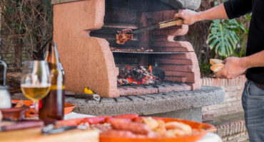 How to set up an elegant gourmet area. Photo: Food photo raised by freepik - br.freepik.com