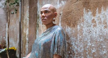 Valéria Barcellos performs in an intimate format. Photo: Silas Lima |.