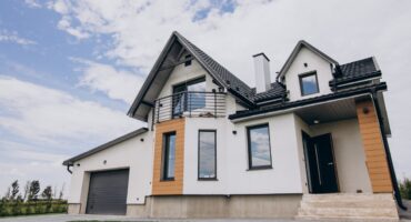 How to check if a property is in good condition. Image of senivpetro on Freepik.