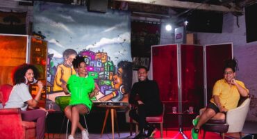 Natalia mediates the table with Aduké, Erick Flores and Thiago Pirajira. Photo: Desirée Moenning.