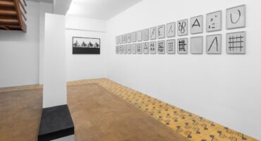 Exposição "Coral Vogal" por Carlos Isa. Fotos: Estudio en construcción / cortesía propia.