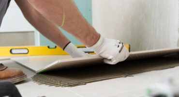 Porcelain: learn how to choose the right finish. Freepik image.