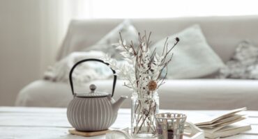 Colores neutros en la decoración: trucos para hacerlo interesante. Imagen de pvproductions en Freepik.