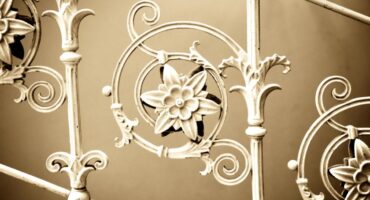 金属在装饰中的多功能性: 如何在不同的设计风格中包含材料. 照片: br.depositphotos.com.