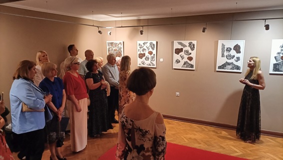 Exposición "Instalaciones-Relecciones" de Magdalena Melissourgaki en Varsovia, Polonia. Fotos: Divulgación.