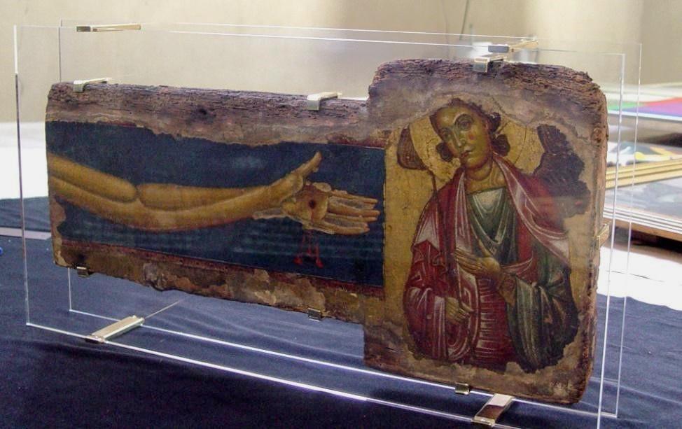 Acondicionamento da obra a ser enviada para exposição "Cimabue a Giotto" no San Matteo Museum, Pisa, Italy, in the conservation and restoration laboratory of MNBA/RJ.