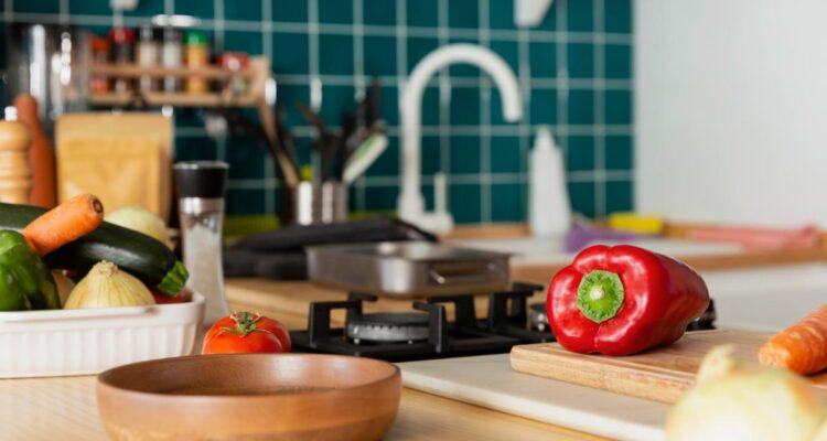 Cozinha afetiva: quando a decoração conta histórias. Imagem de freepik.